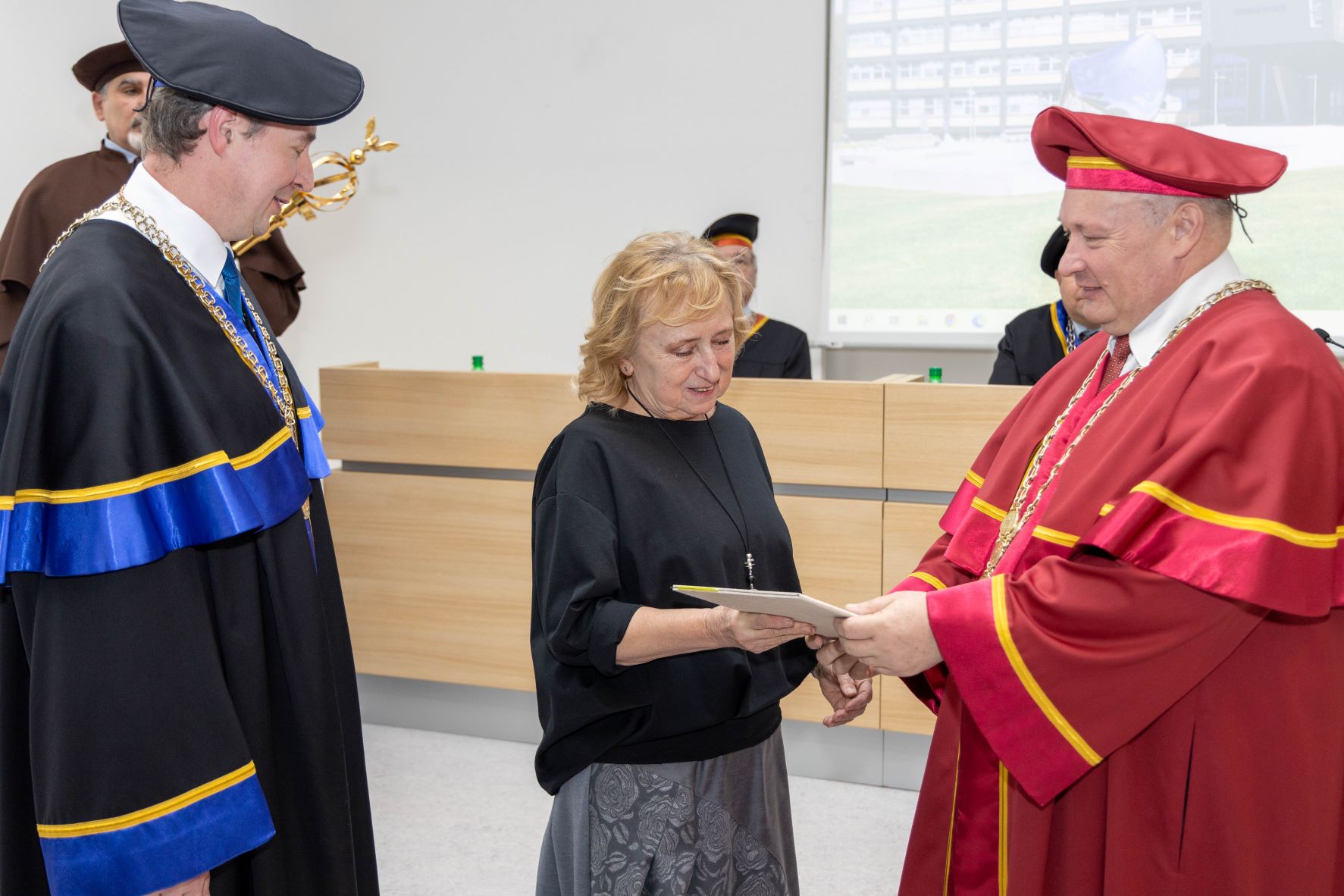 02052022 TS tituly profesor emeritus Maria Rostasova